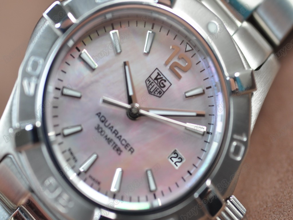 豪雅【女性用】Aquaracer Ladies SS/SS Pearl pink Swiss Eta石英機芯搭載　6