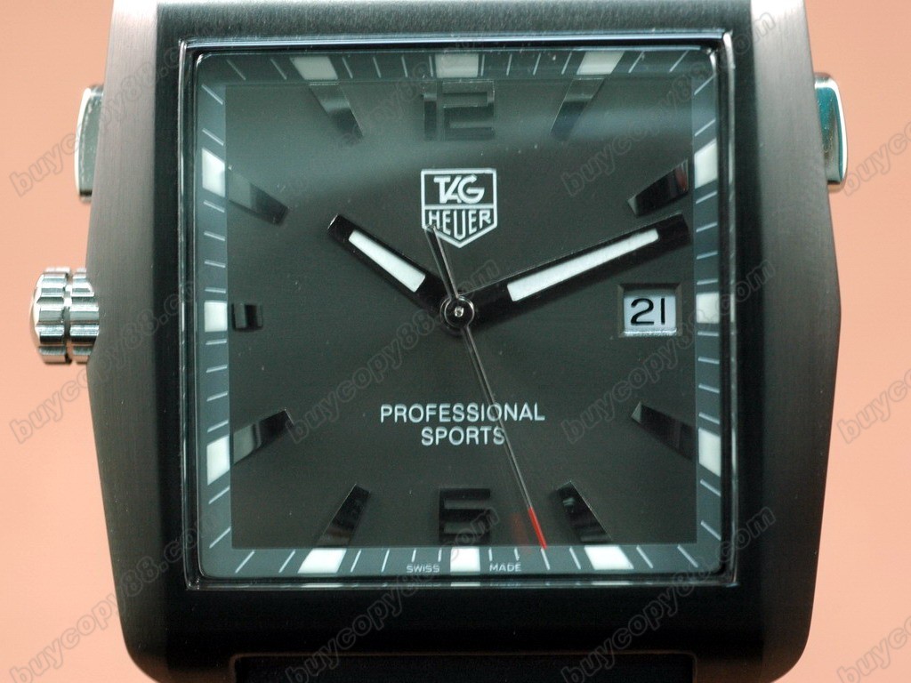 豪雅【男性用】 V2 Tiger Woods PVD TI Golf Professional Black Swiss石英機芯搭載9