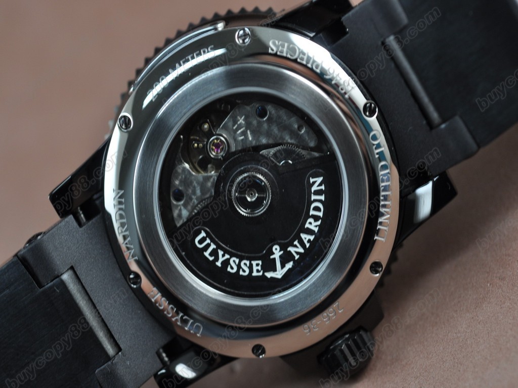 雅典錶【男性用】 Maxi Marine Diver PVD/RU Black Ocean Asia 23J PR自動機芯搭載1