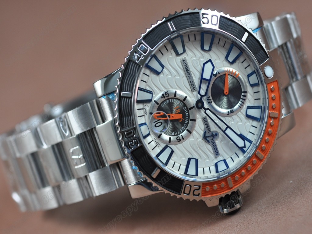 雅典錶【男性用】 Maxi Marine Diver SS/SS Silver Surf A-23J自動機芯搭載2